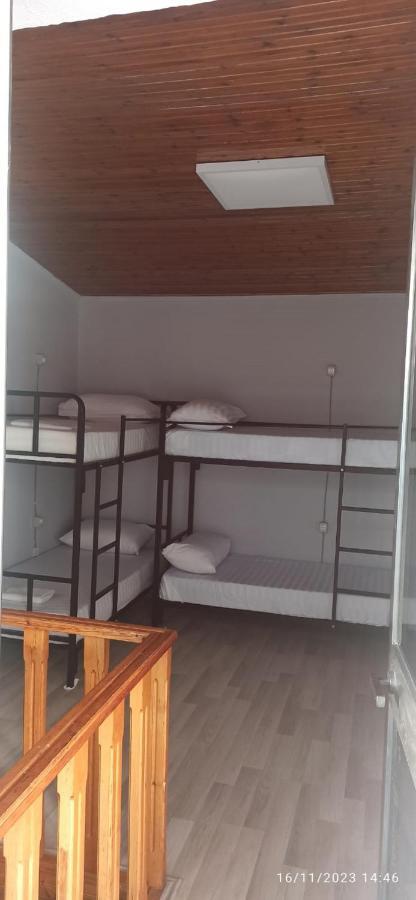 Royal Hostel Tirana Buitenkant foto