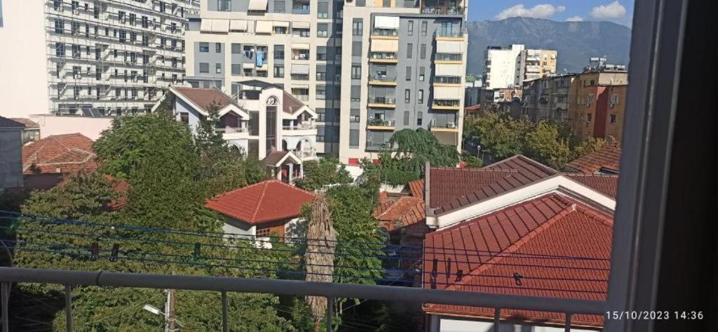 Royal Hostel Tirana Buitenkant foto