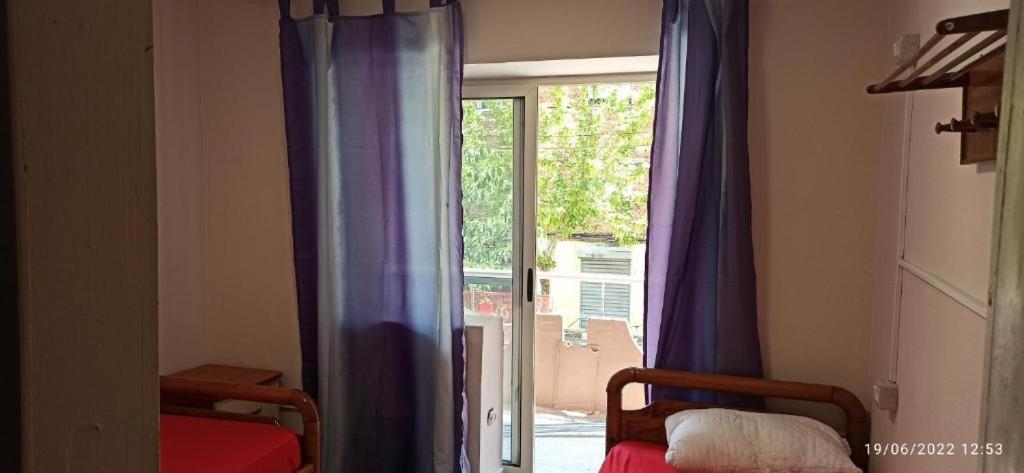Royal Hostel Tirana Buitenkant foto